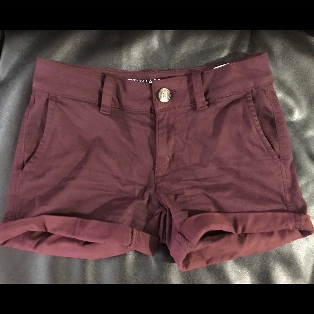 American eagle twill midi shorts!